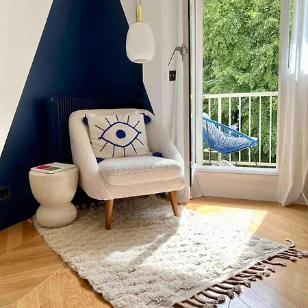 16th Foch Apartment Paris